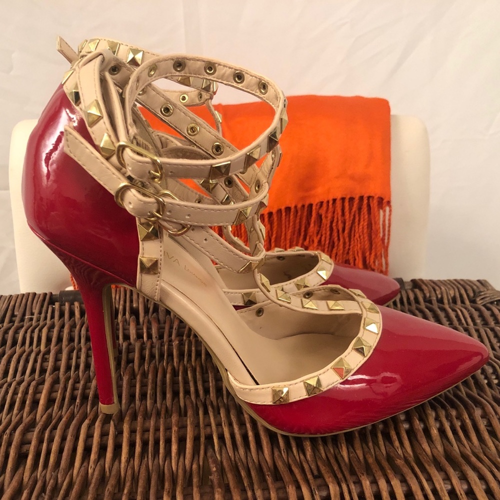 Patent leather studded strappy pumps